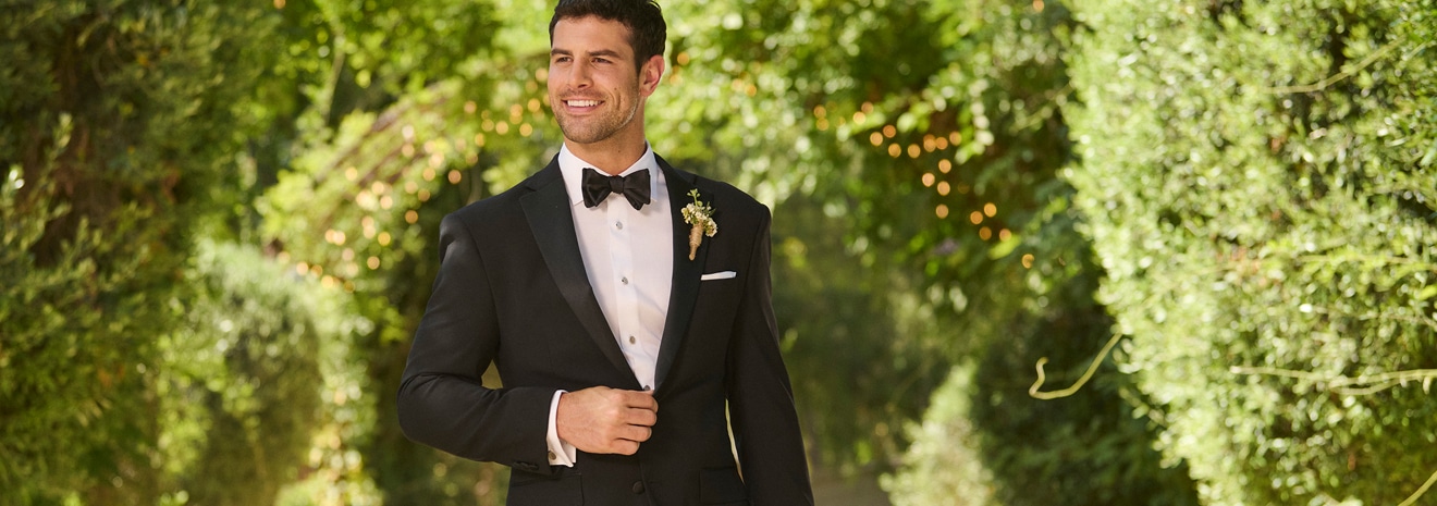 Men's Wearhouse tailored suits and luxury store display